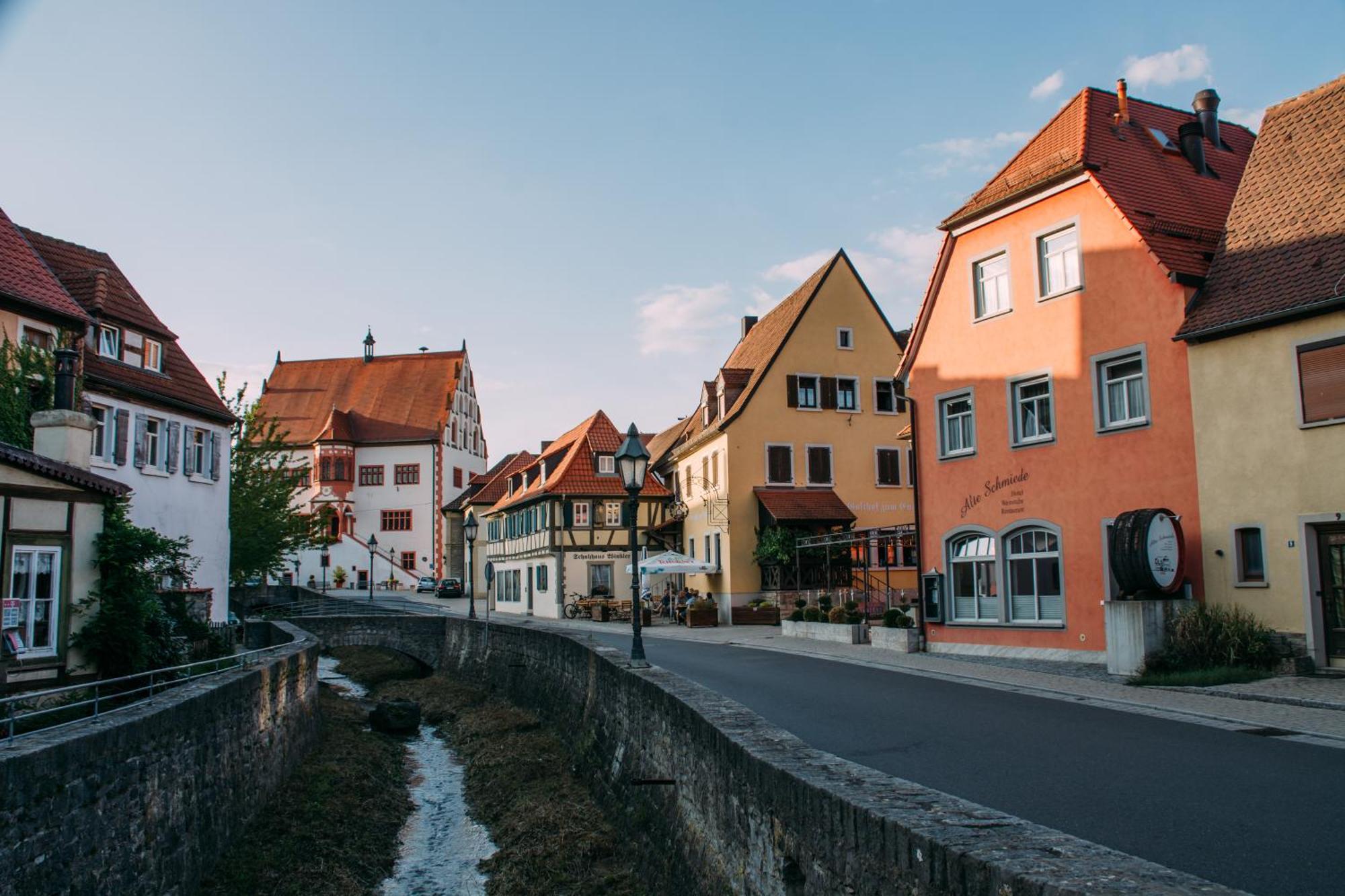 Akzent Hotel Franziskaner Деттельбах Екстер'єр фото